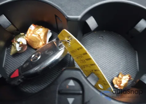 2012 Mercedes-Benz E 350 4Matic z USA, uszkodzony, nr VIN WDDHF8JB4CA613226